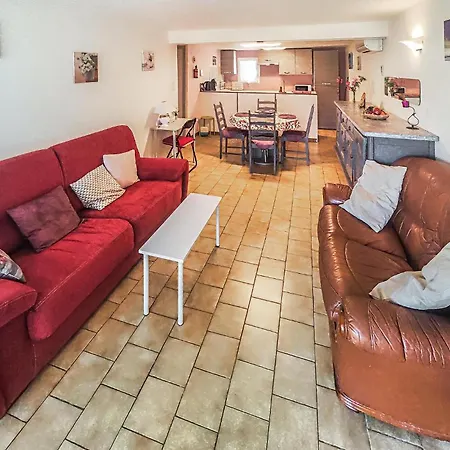 1 Bedroom Stunning In *
