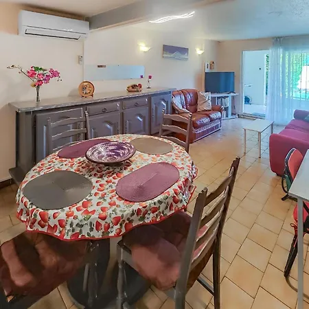 1 Bedroom Stunning In *