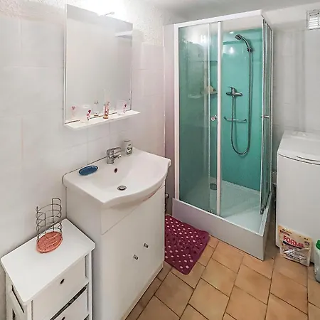 1 Bedroom Stunning In 아파트